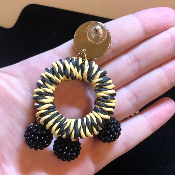 5/$20 wicker beaded hoop‎ stud earrings - Picture 2 of 3